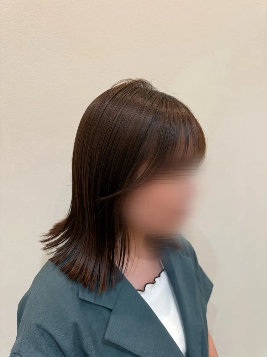 ミディアム 外ハネヘア ナカマエ アイリのヘアスタイル