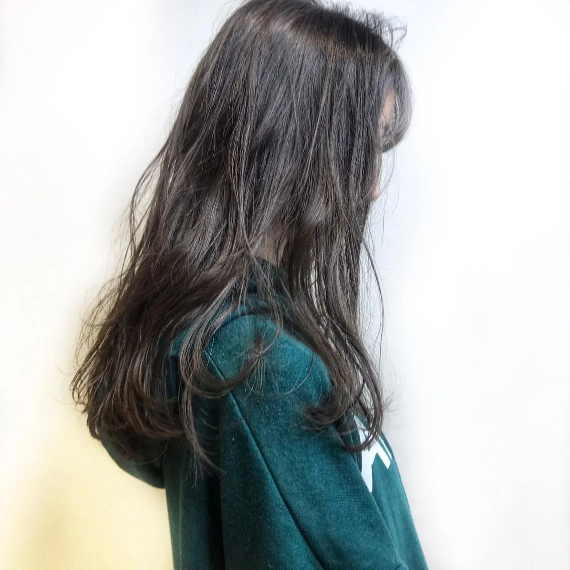 ロング 井上 愛里のヘアスタイル