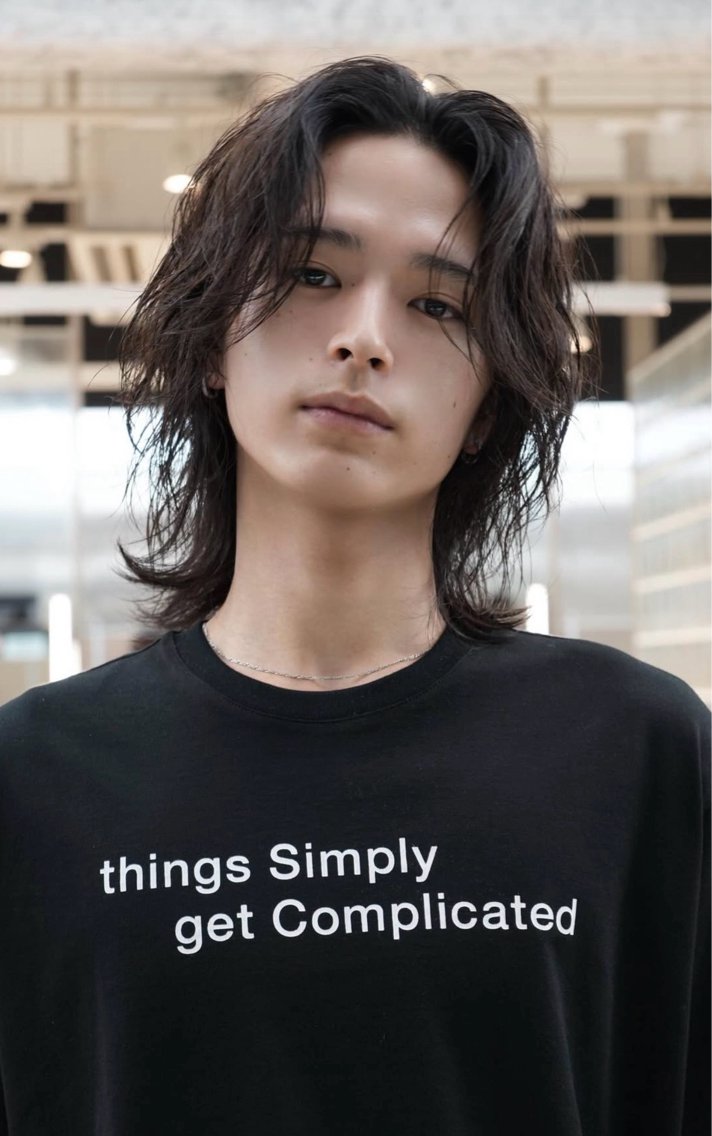 ミディアム 菅野 智敬のヘアスタイル