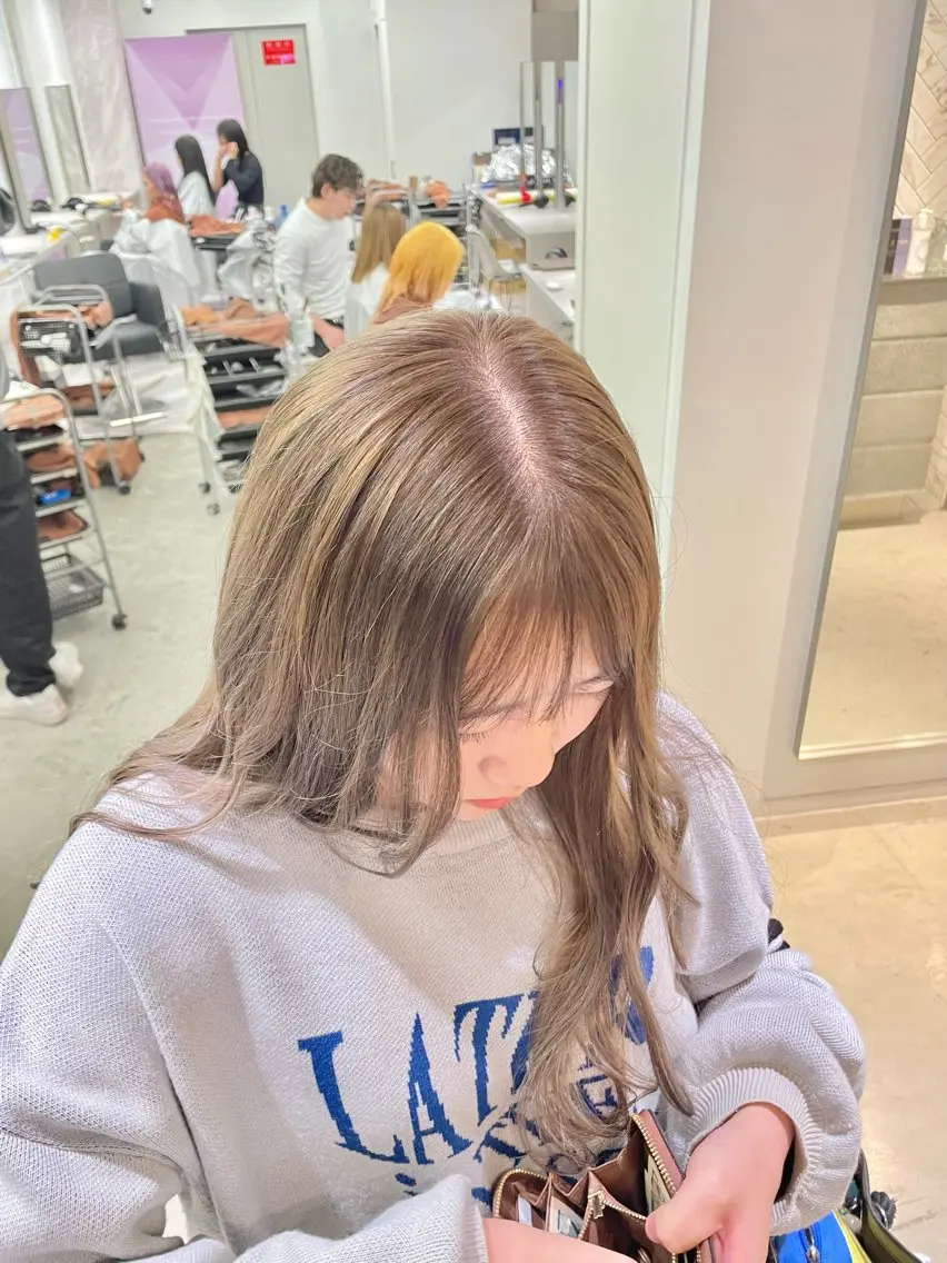 ロング カラー ベージュカラー ミルクティーベージュ ヘアカラー トリートメント 飯牟田/メンズパーマ ブリーチ/GEAR.のヘアスタイル