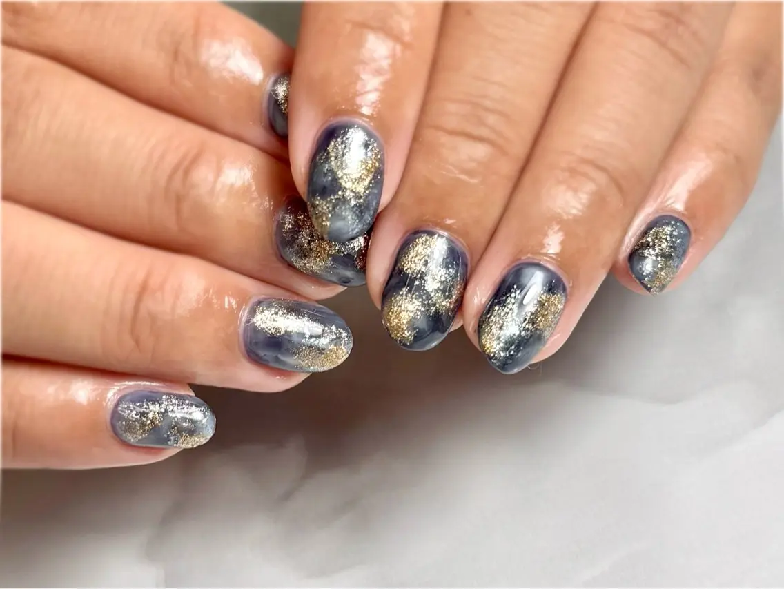ネイル ブルー ゴールド ニュアンスネイル Relight RIEのネイルデザイン