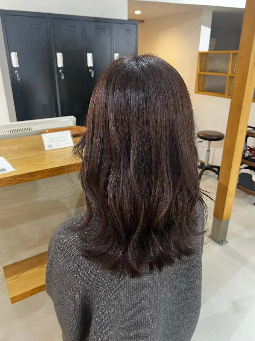 セミロング カラー ブラウンカラー バイオレットカラー バイオレットブラウン 浅岡 みちるのヘアスタイル