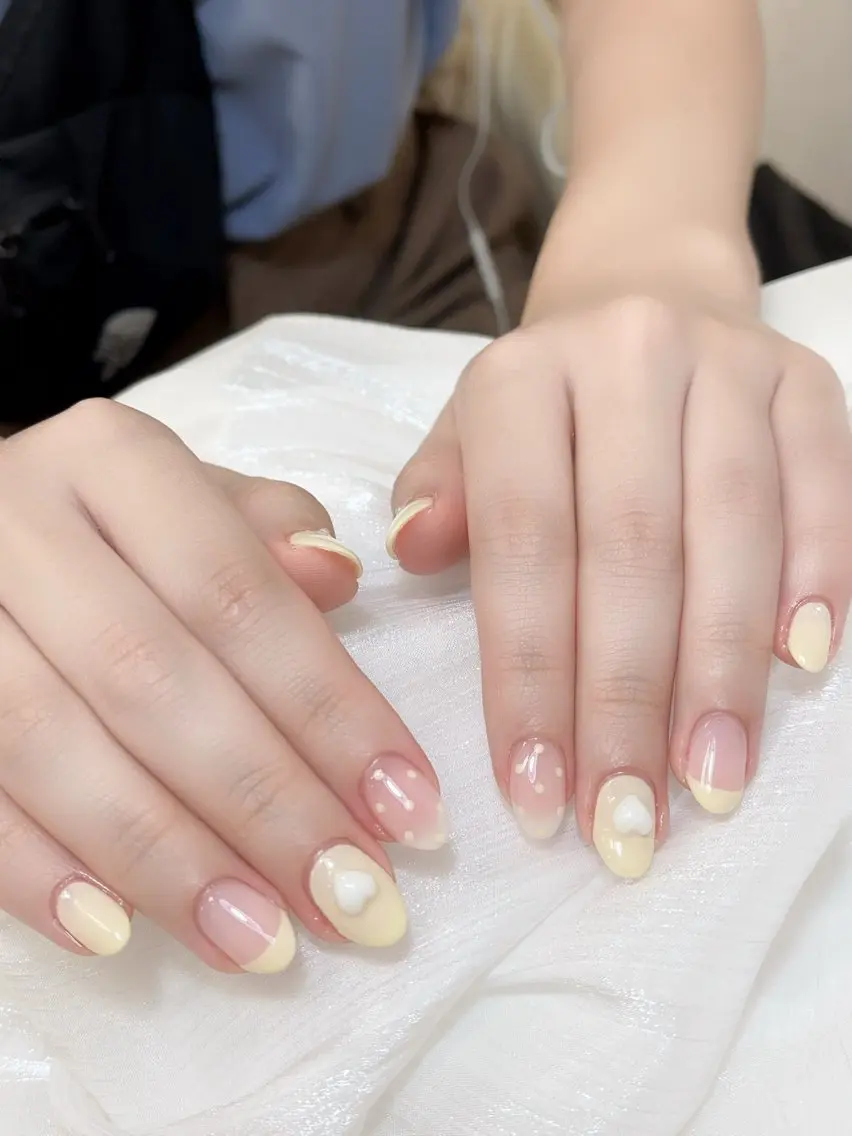 ネイル チークネイル フレンチネイル グラデーション キラキラネイル 韓国ネイル ハンドネイル DUO MI nail salonのネイルデザイン