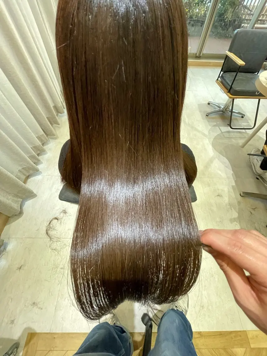 ロング フェイスレイヤー/ 小顔/髪質改善 関のヘアスタイル