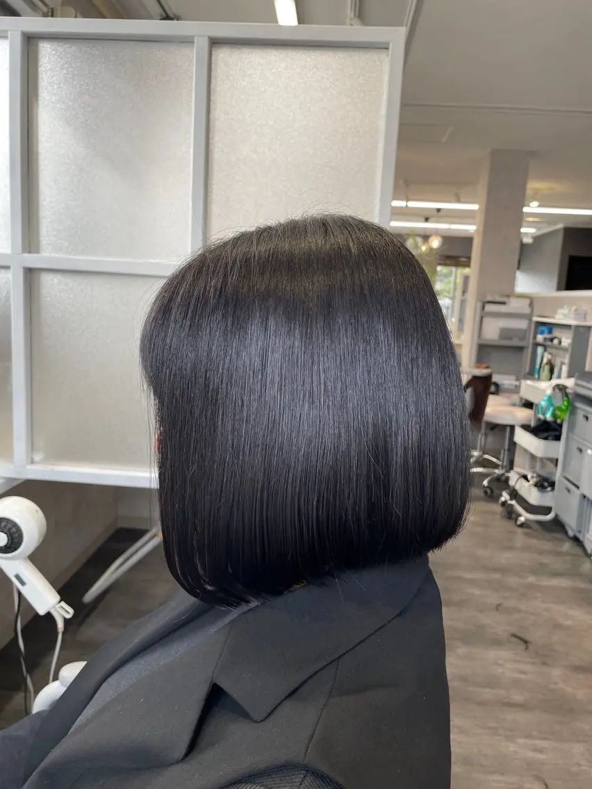 ショート 前下がりボブ ボブ カット 縮毛矯正 トリートメント 手塚 由佳のヘアスタイル
