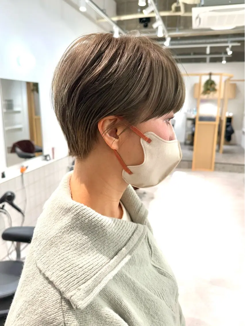 ショート カラー ベージュカラー グレージュ ハイトーンカラー ミルクティーベージュ カラー/髪質改善 レイヤー/vagueのヘアスタイル