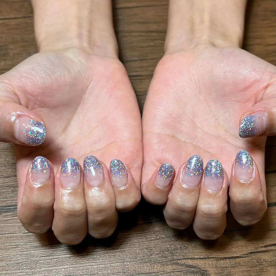 ネイル オーロラネイル パープル ハンドネイル HENRIETTA NAILSALONのネイルデザイン