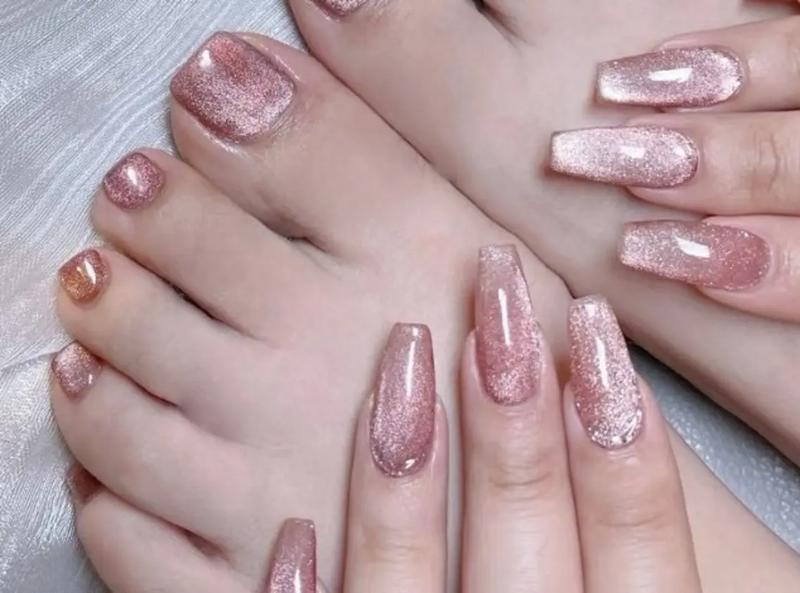 ネイル フットネイル キラキラネイル マグネットネイル シンプルネイル 夏ネイル Kirakira Nail salonのネイルデザイン