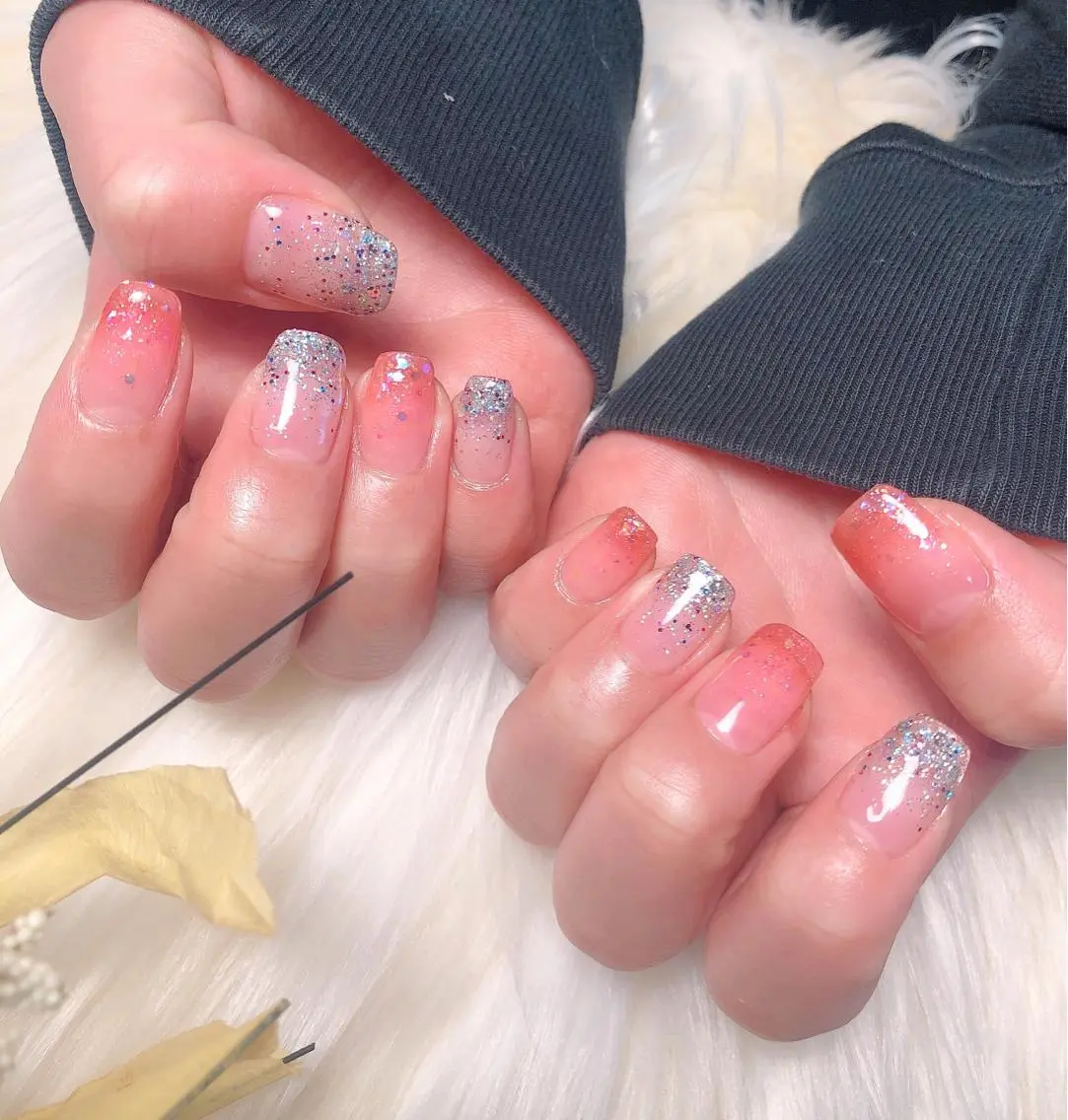 ネイル グラデーション ラメ(グリッター) 🍭Kiara Nail🍭のネイルデザイン