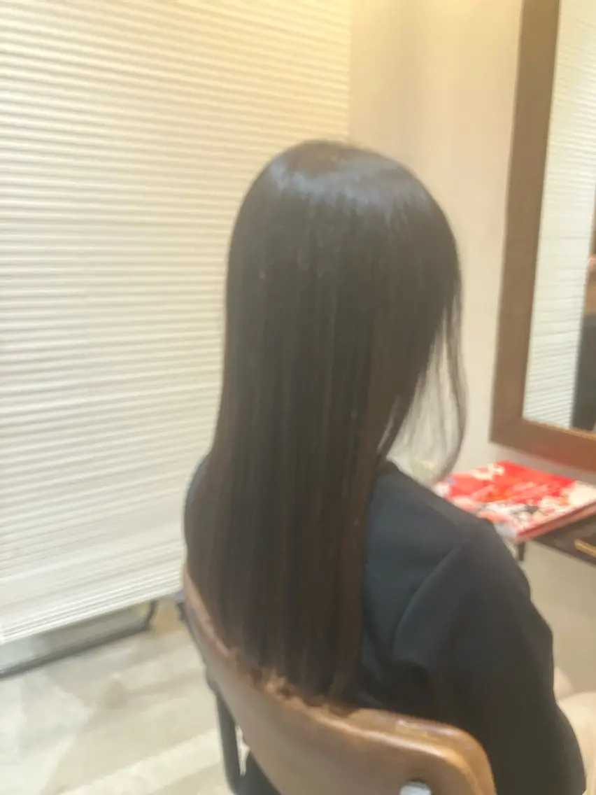 ロング カット ヘアカラー YUKI .のヘアスタイル
