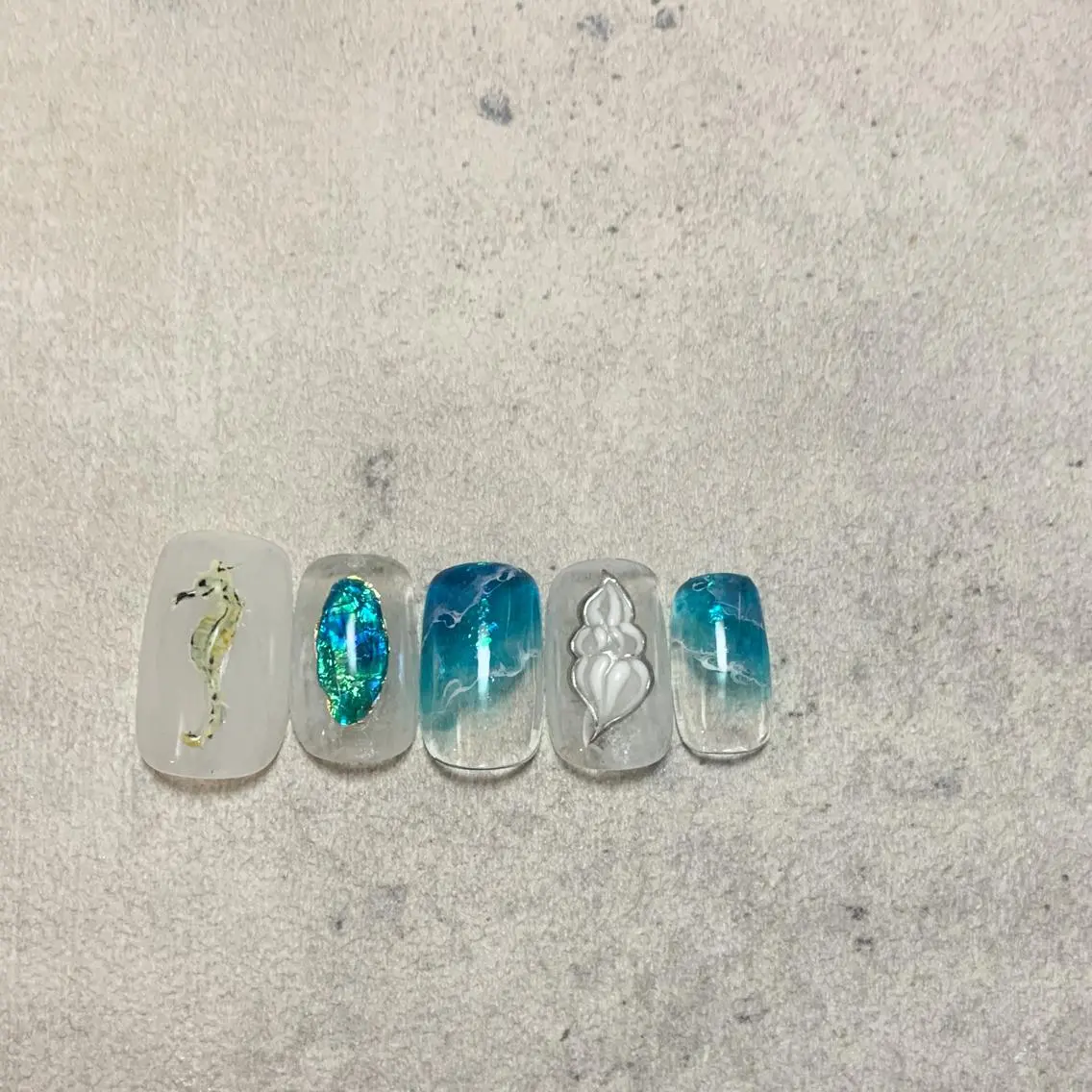 ネイル ハンドネイル FIORITURA aiのネイルデザイン