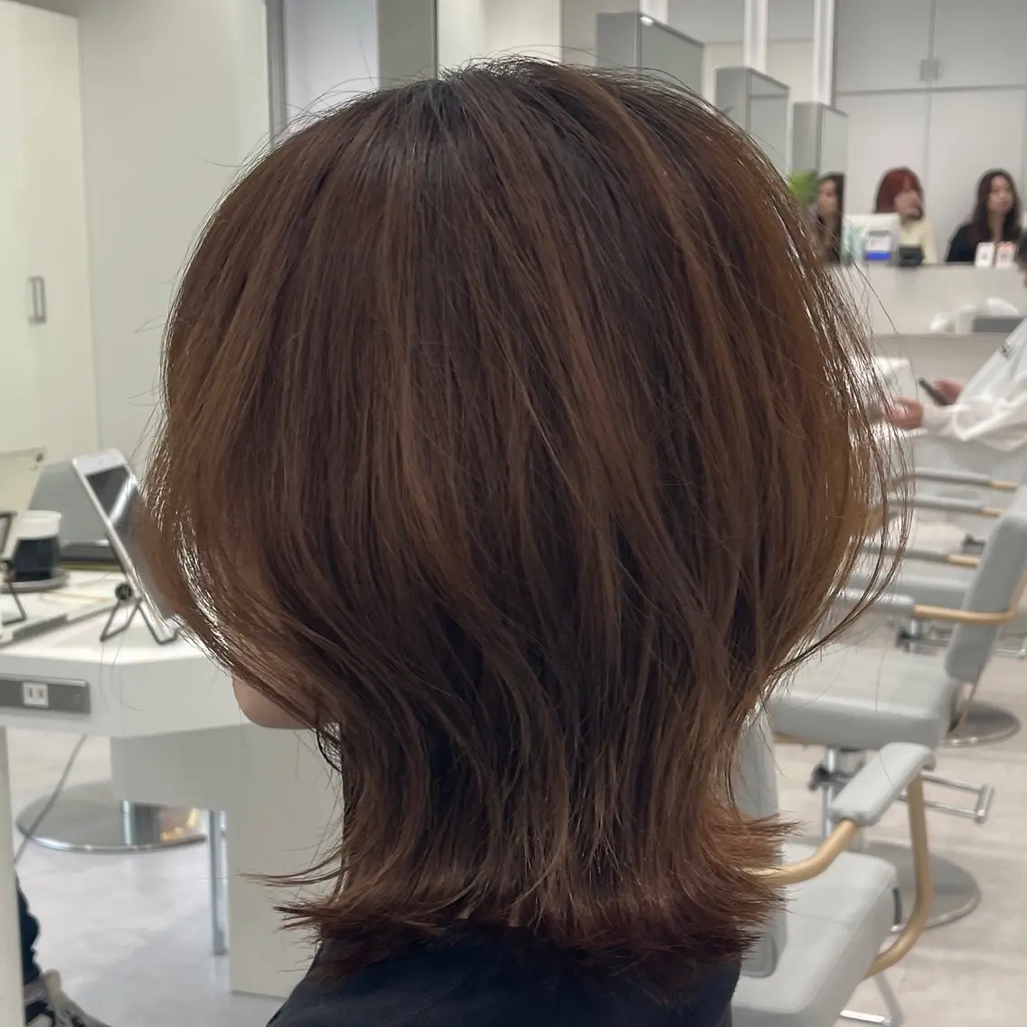 ミディアム ミディアムレイヤー レイヤーカット 外ハネヘア カット レイヤー/ウルフ/デ ザインカラー💎藤原のヘアスタイル