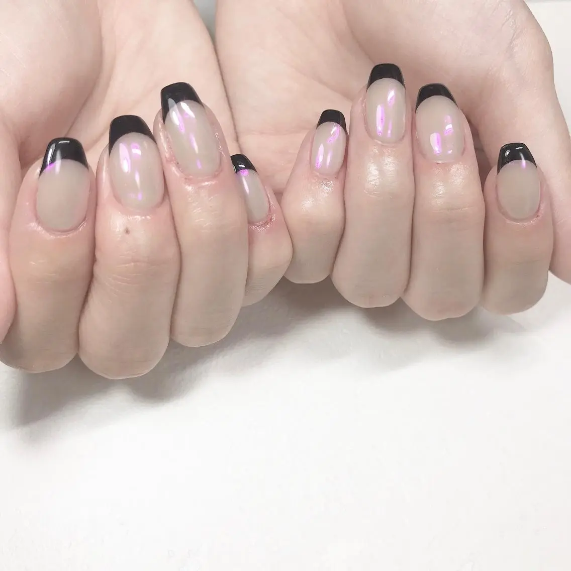 ネイル オーロラネイル フレンチネイル ハンドネイル Room nailのネイルデザイン