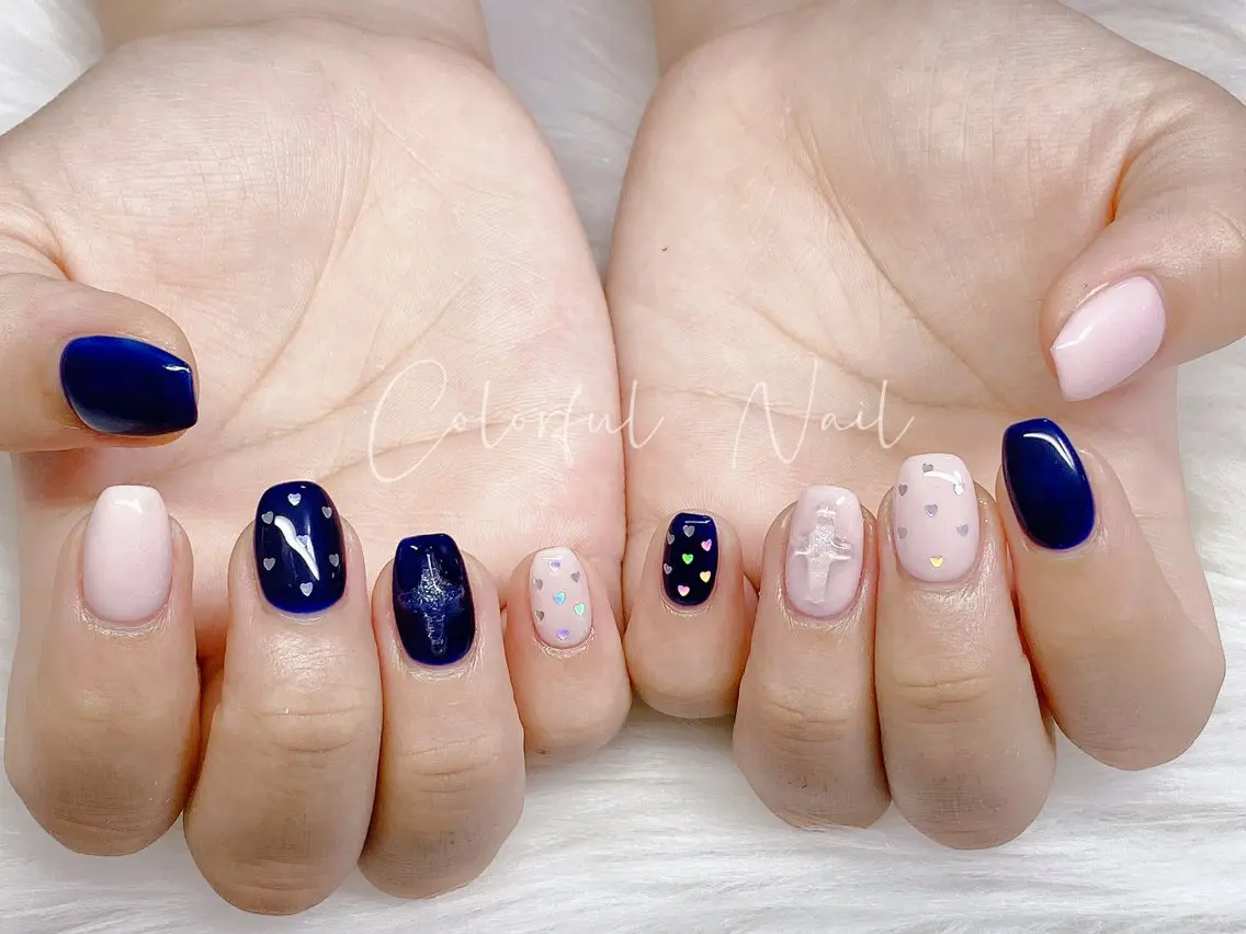 ネイル フラッシュネイル フットネイル フレンチネイル ジェルネイル ガラスフレンチ 🎀Colorful 💅Nailのネイルデザイン