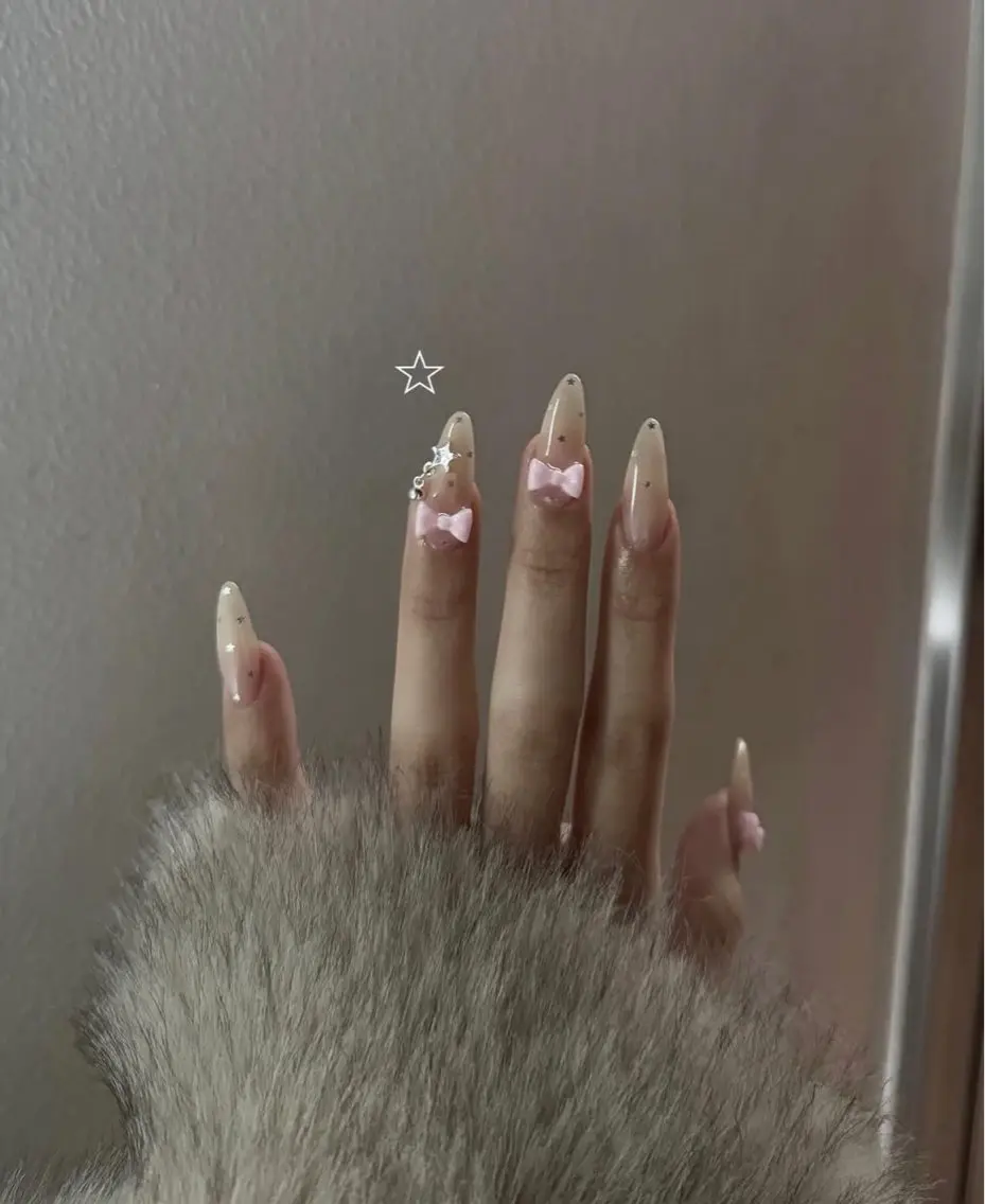 ネイル フレンチネイル キラキラネイル 韓国ネイル シンプルネイル ワンホンネイル ハンドネイル MEI Nailのネイルデザイン