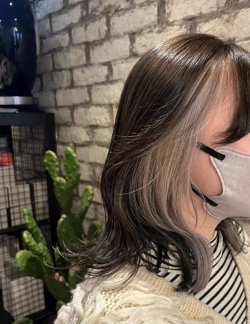 カラー 與座 小遥のヘアスタイル