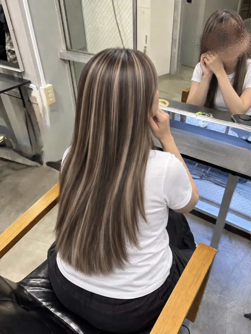 ロング ハイライト 🤍HIKARI🤍 ハイライトのヘアスタイル