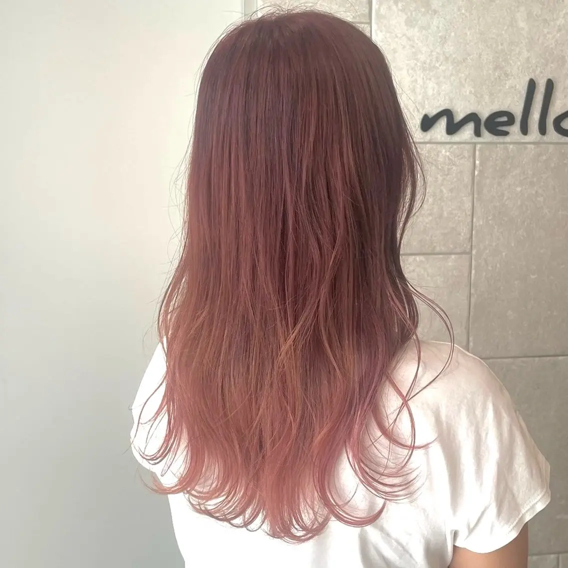 ロング カラー 🌈コテ巻き風パーマ LOHASせいな🌈のヘアスタイル