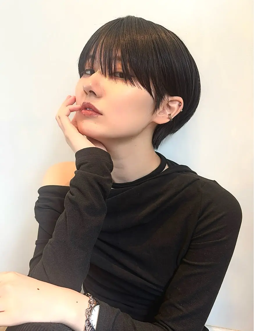 ショート ボブレイヤー アッシュ アッシュブラウン アッシュグレー アッシュグレージュ 内藤 忍のヘアスタイル