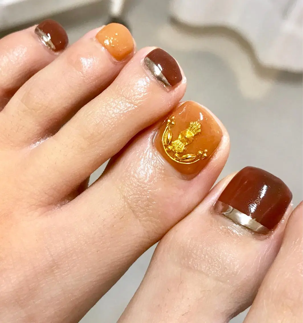 ショート カラー パーマ ヘアアレンジ メンズ キッズ ネイル マツエク・マツパ ブラウンカラー カラーマツエク ブラウン ミラーネイル el. by Aoのネイルデザイン