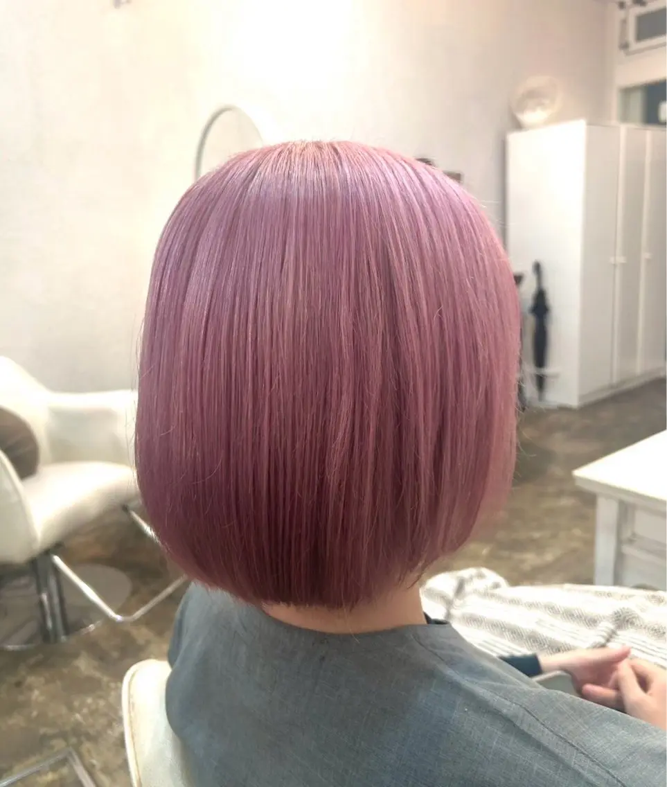 ショート カラー ブリーチ ケアブリーチ ピンクカラー 小磯 維織のヘアスタイル