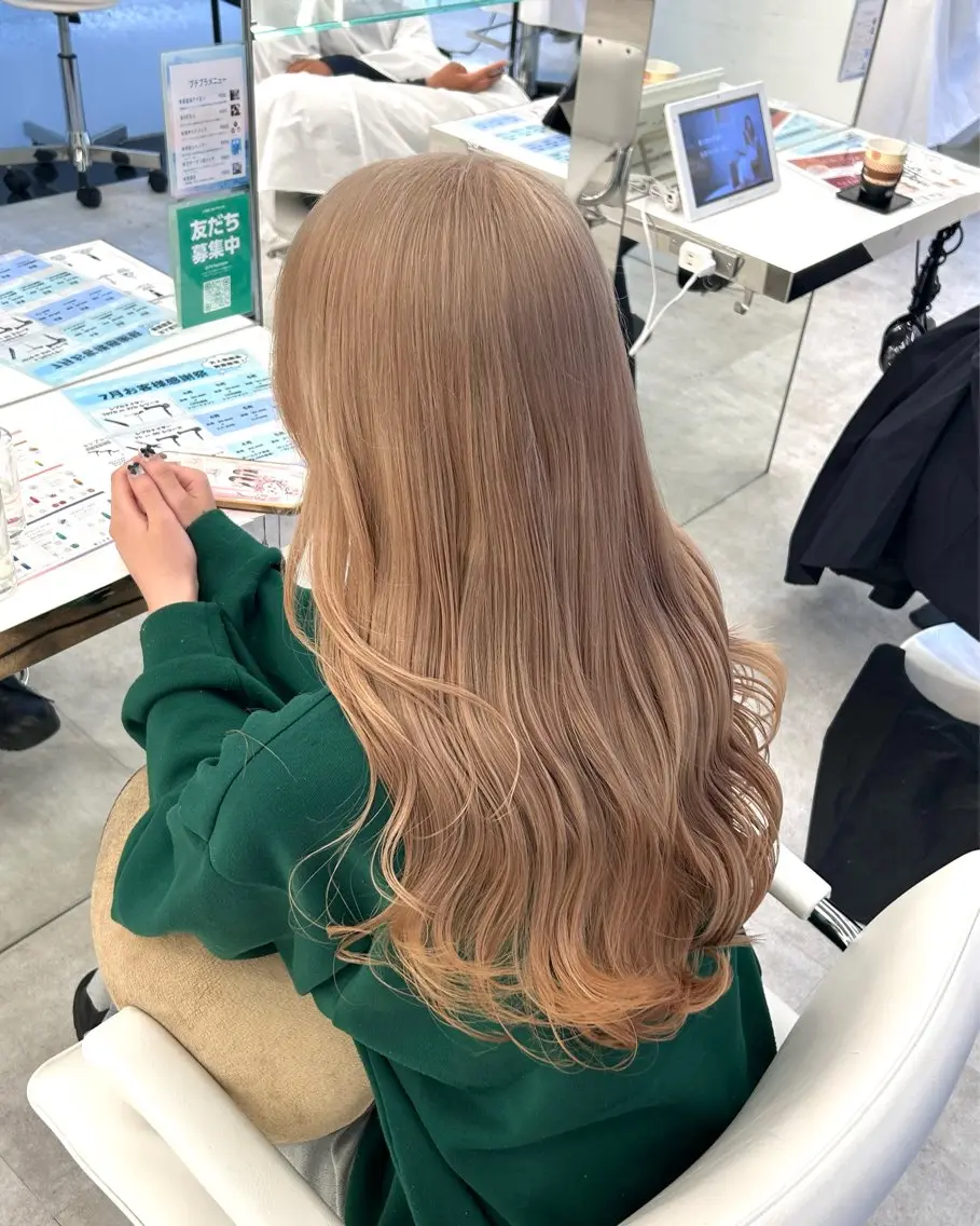 ロング ヘアカラー トリートメント 透明感ハイトーン特化 /ケアブリーチ/莉駒のヘアスタイル