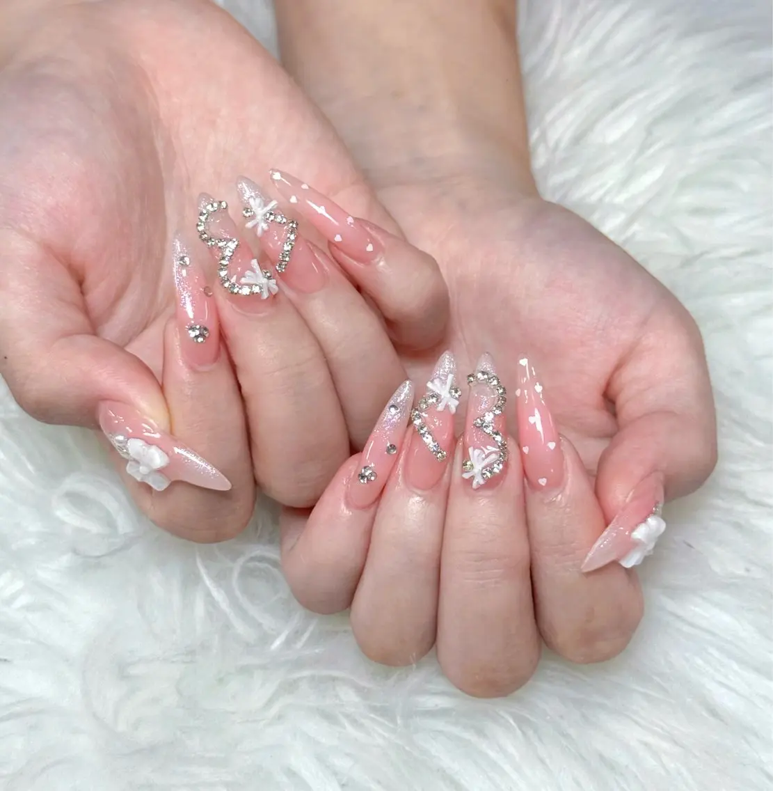 ネイル クリアネイル ドット フラッシュネイル フレンチネイル マグネットネイル ハンドネイル ハンドケア Aria Nail Beautyのネイルデザイン