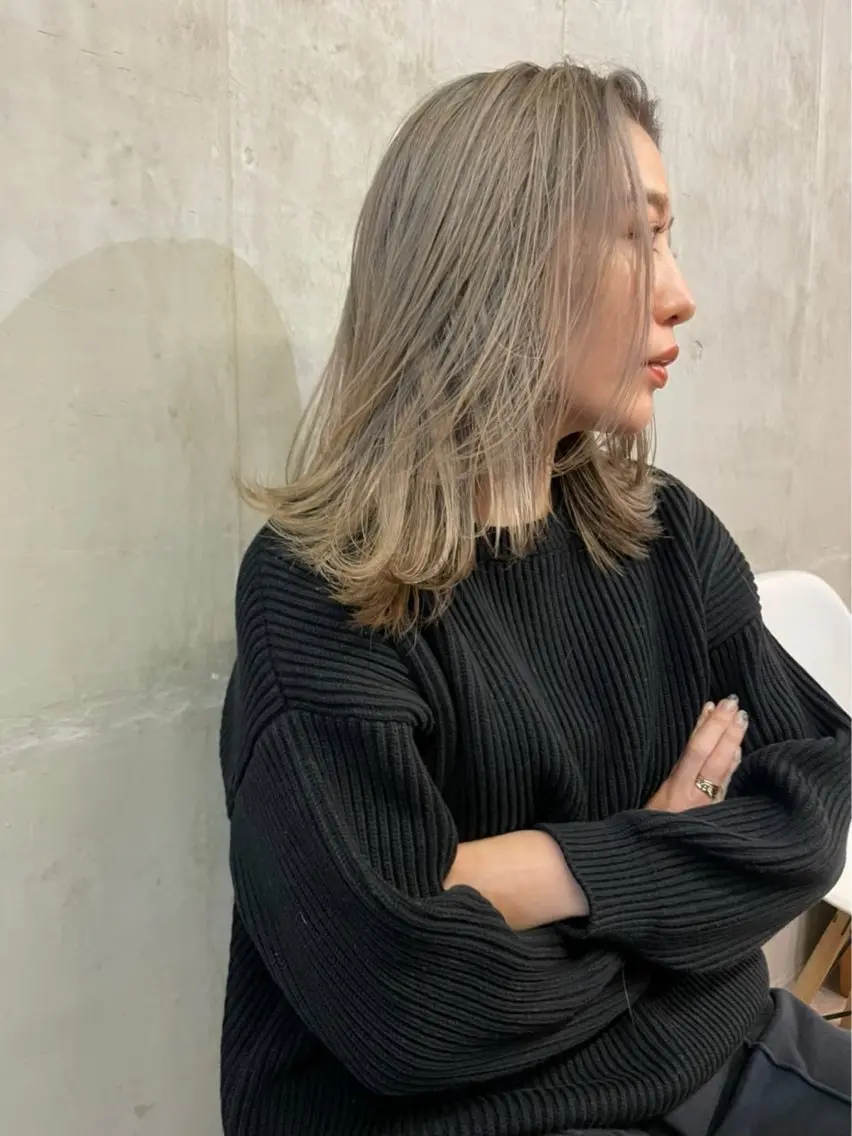 セミロング 南堀江レイヤーカット MIKU🍒のヘアスタイル