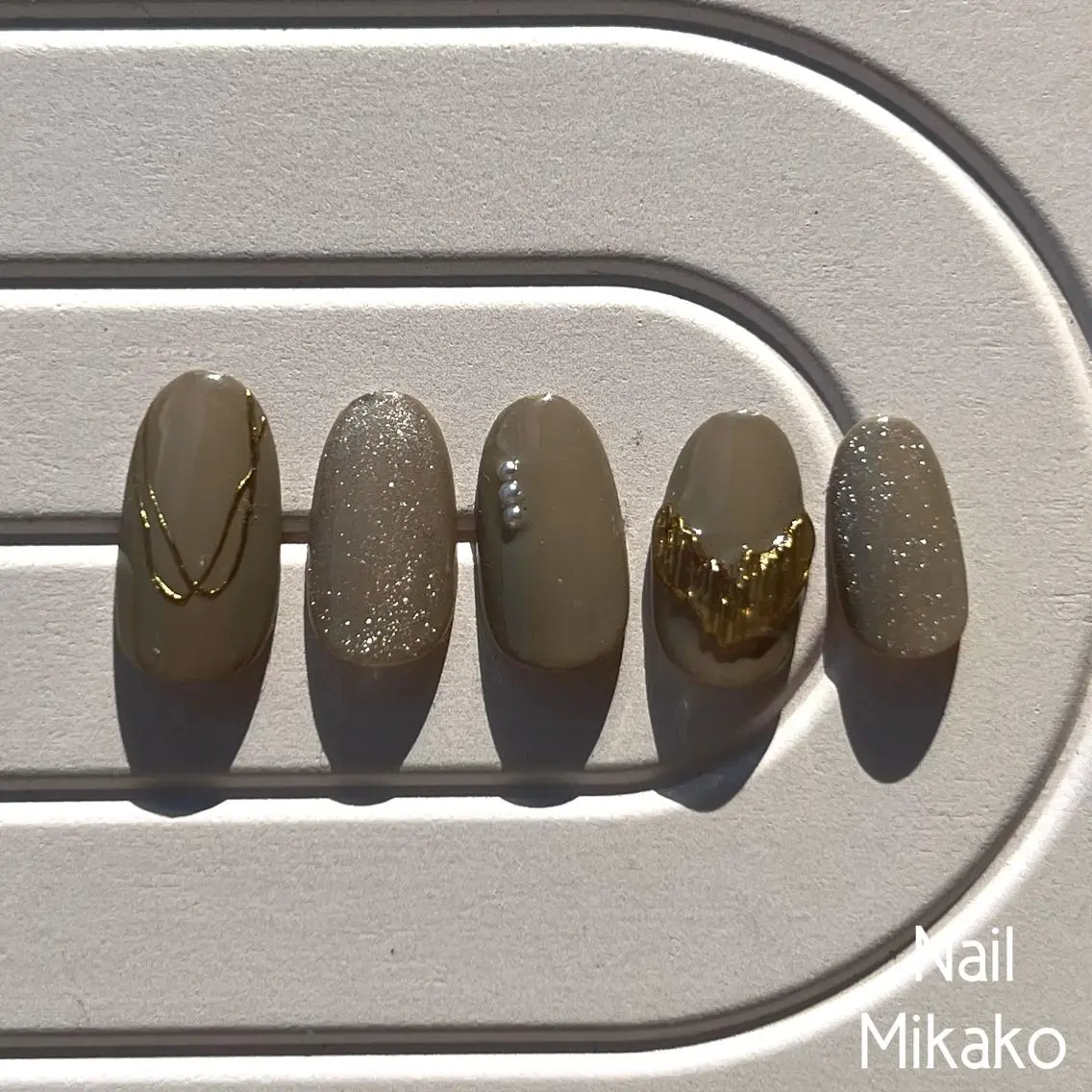 ネイル マグネットネイル ミラーネイル ニュアンスネイル 春ネイル Nail Mikakoのネイルデザイン