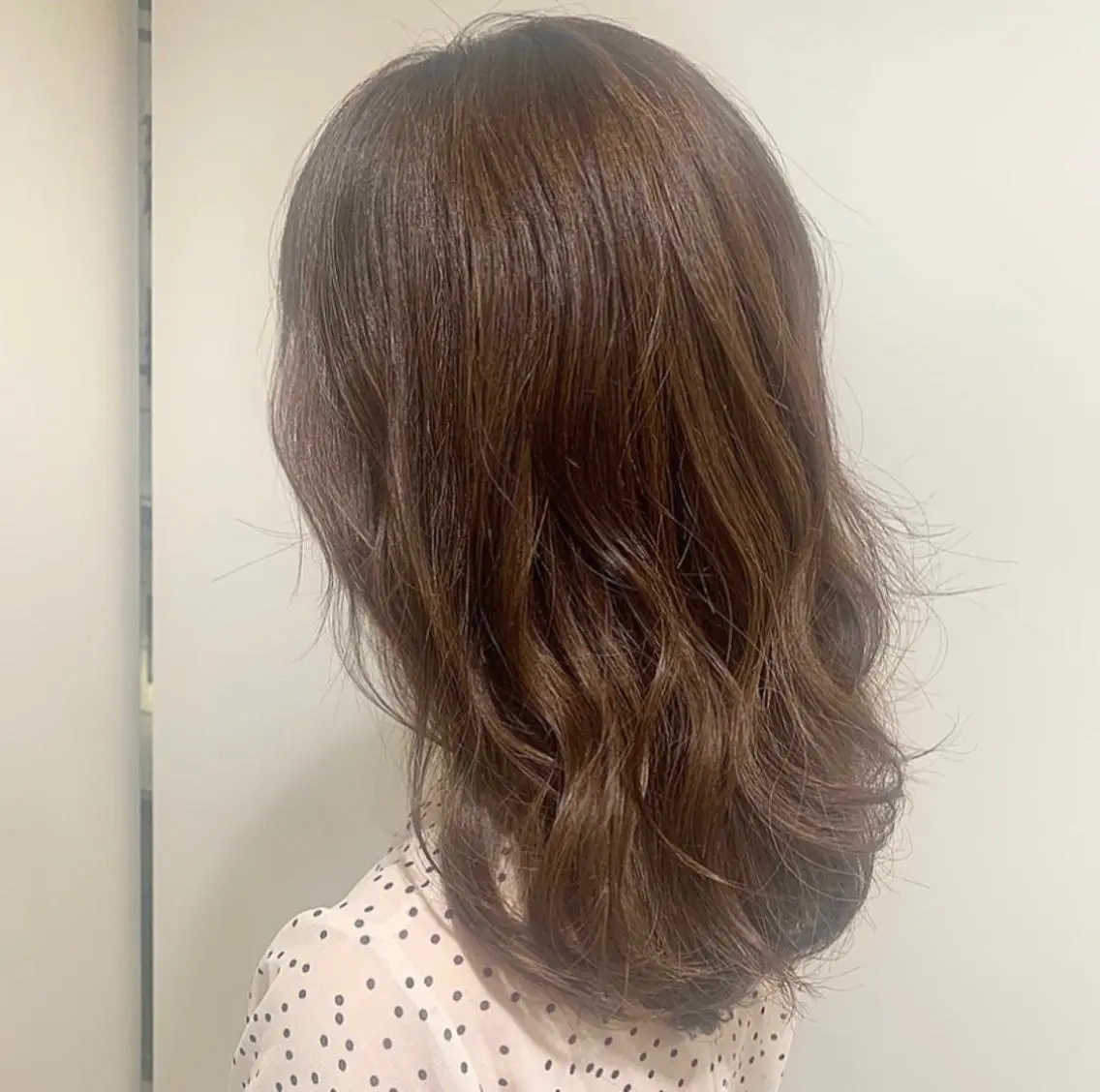 カラー 山口 莉奈のヘアスタイル