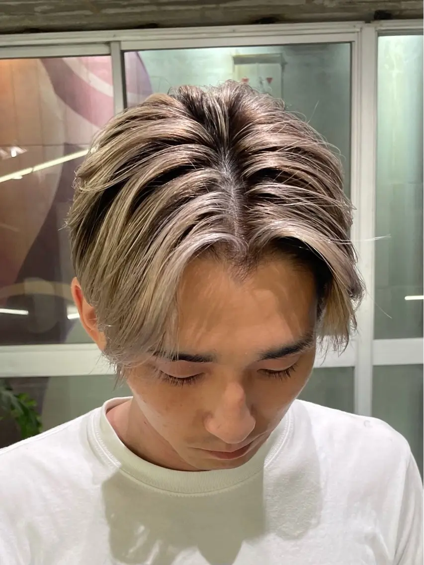 カラー メンズ メンズハイトーン グレージュ ハイトーンカラー シルバー シルバーグレージュ カット ヘアカラー 中川 稜のヘアスタイル