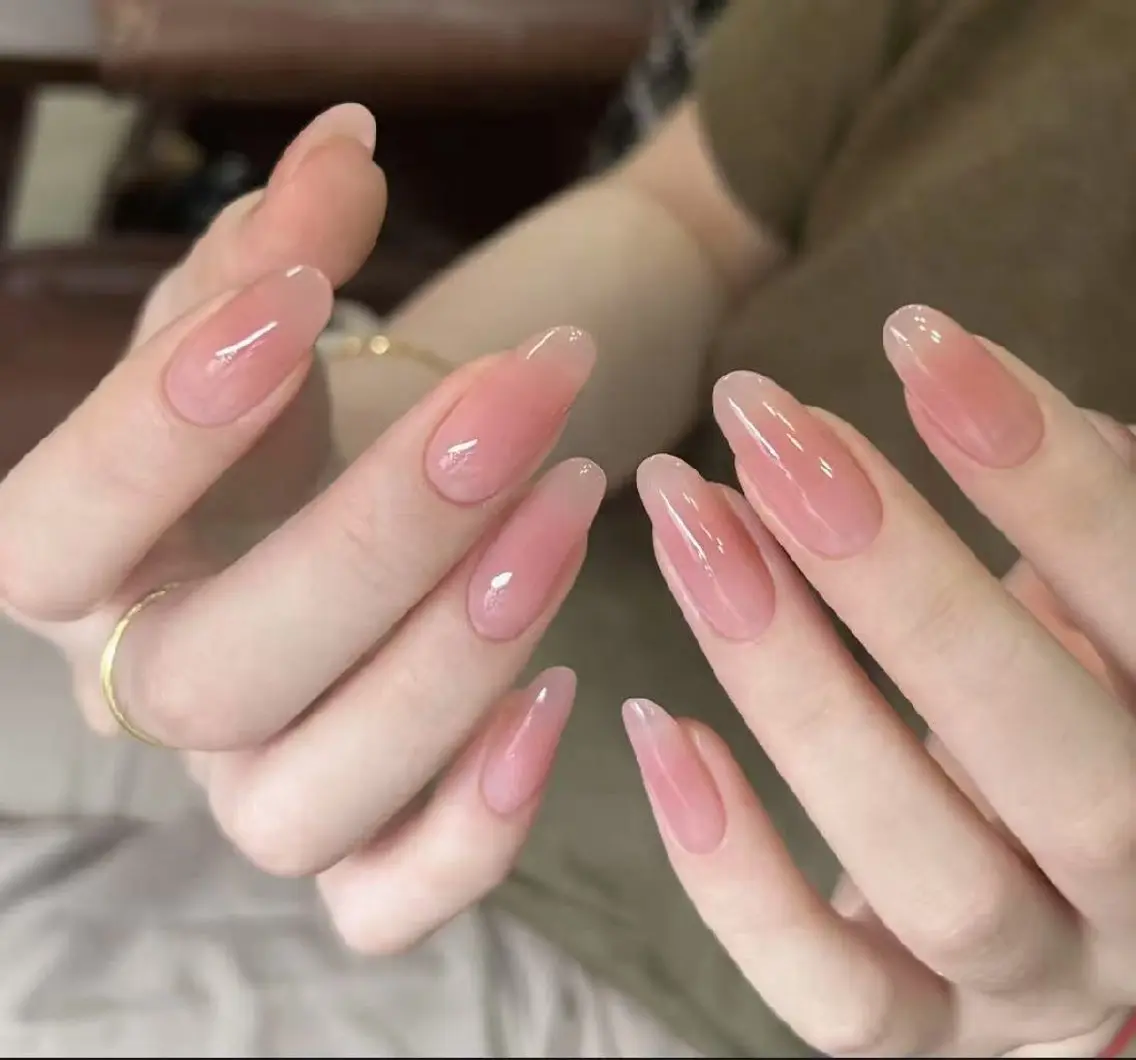 ⋆˙♡✨ワンホンチークネイルの写真
