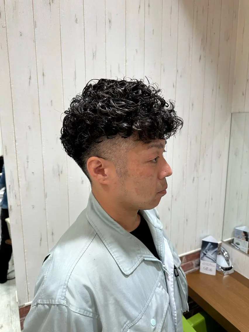 ショート パーマ 中嶋 紘夢のヘアスタイル