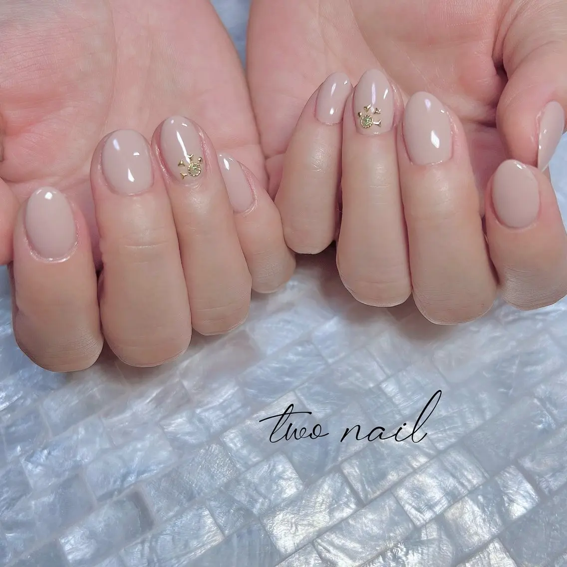 ネイル ネイルチップ ホワイト ハンドネイル two nailのネイルデザイン