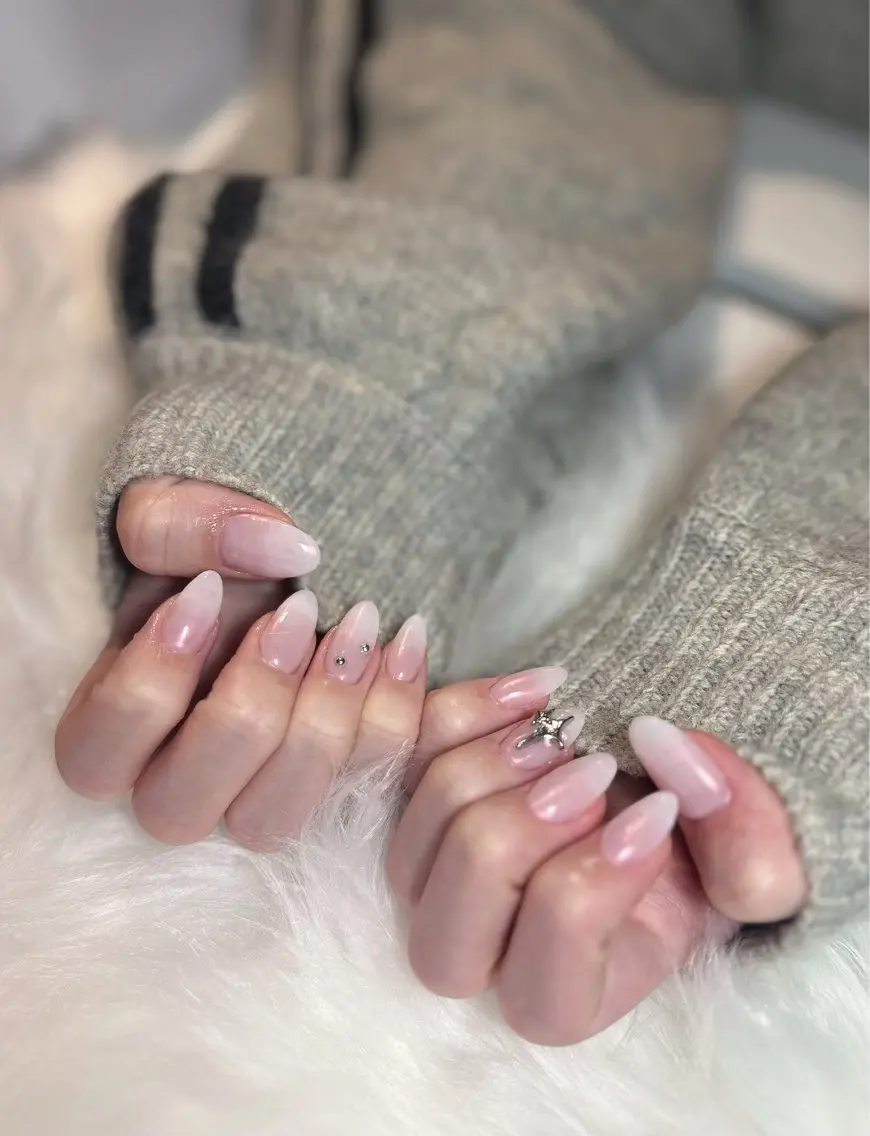 ネイル オーロラネイル チークネイル フットネイル フレンチネイル ジェルネイル ハンドネイル Nichi Nailsのネイルデザイン