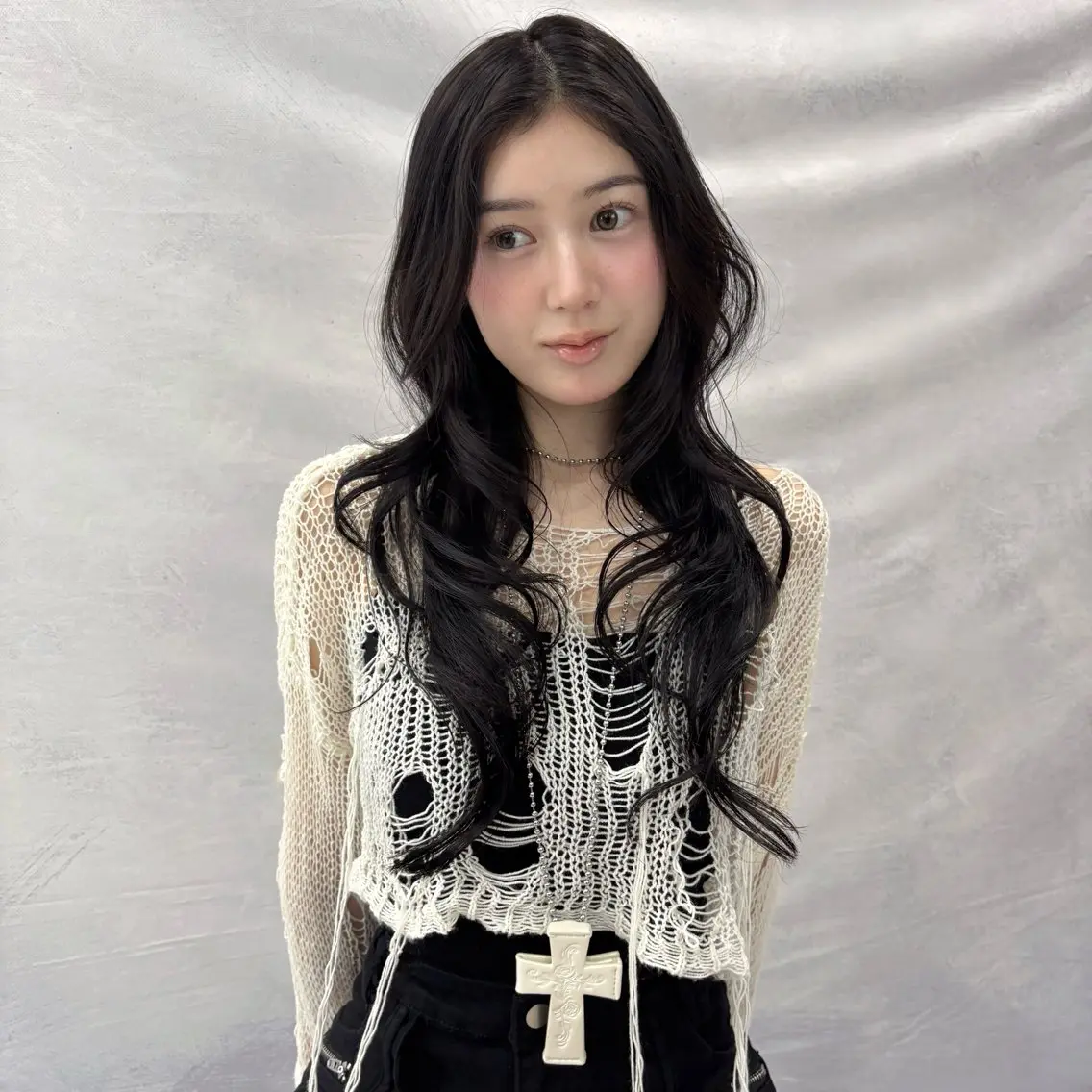 ロング カラー ダークグレー ハイレイヤー レイヤーカット カット ヘアカラー トリートメント fuyuna🖤 レイヤーカットのヘアスタイル