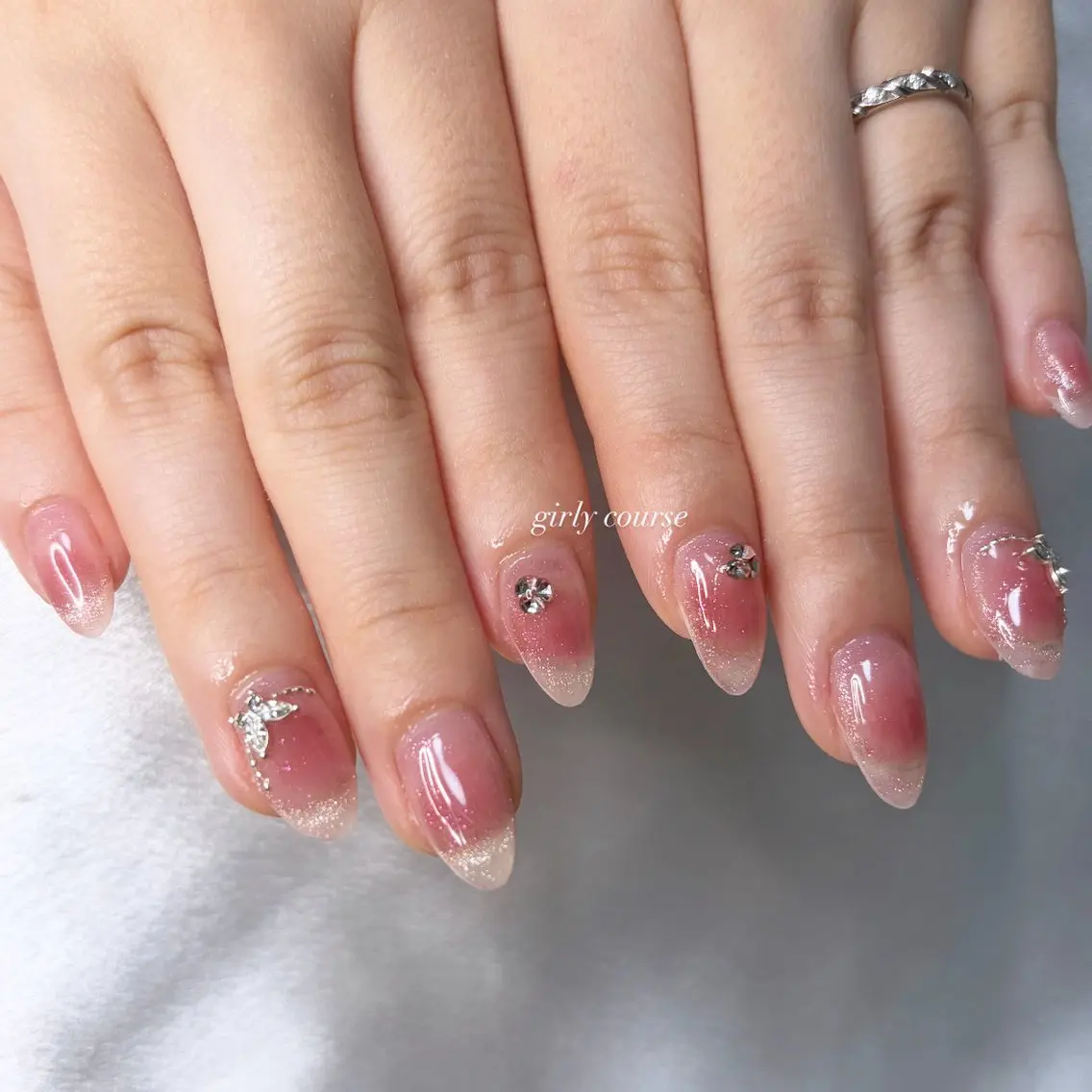 ミディアム ハンドネイル soin.nail aiのネイルデザイン