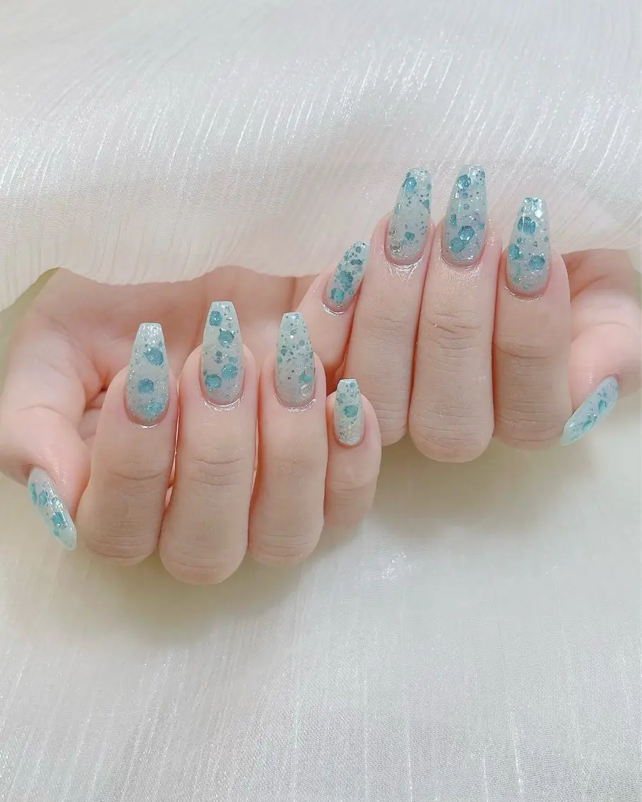 ネイル チークネイル ドット フラワーネイル フレンチネイル キラキラネイル ハンドネイル Speraネイル 大宮店🎀のネイルデザイン