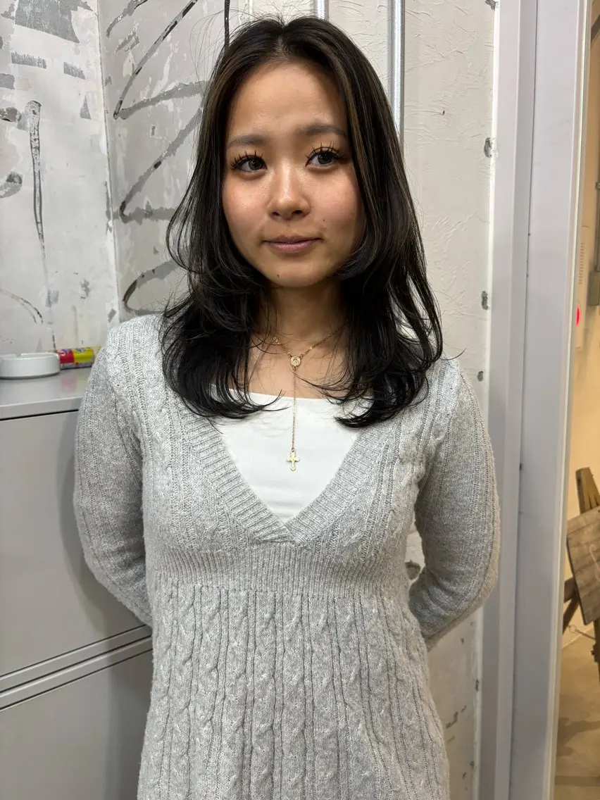 セミロング カラー ヘアカラー 大西 柚羽のヘアスタイル