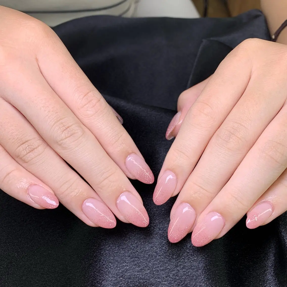 ネイル 長さ出し グラデーション ラメ(グリッター) オフィスネイル ピンク ハンドネイル KAORI MARU CHANのネイルデザイン