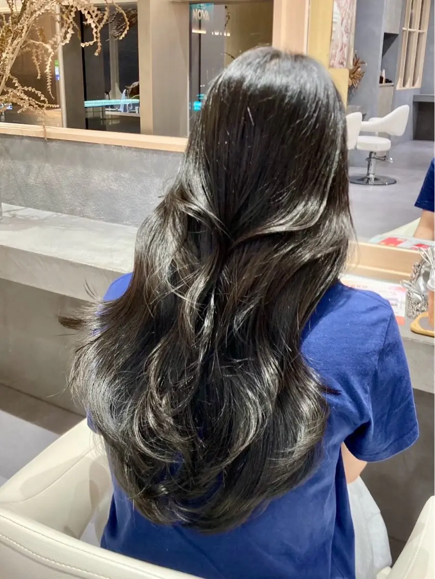 ロング カラー 坂本 彩芽のヘアスタイル