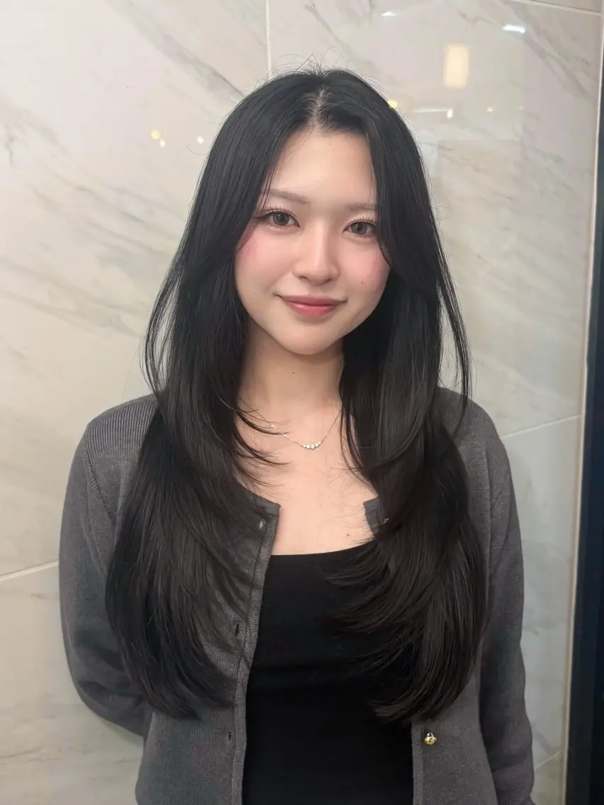 ロング カット ヘアカラー トリートメント 🤍韓国ヘア/ かえで🤍のヘアスタイル