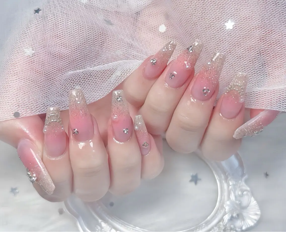 ネイル チークネイル 長さ出し フレンチネイル ジェルネイル グラデーション ハンドネイル THANHTHANH NAILのネイルデザイン