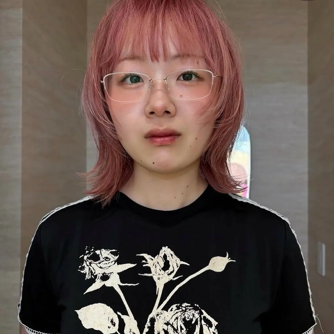 ミディアム カラー ブリーチ ピンクカラー ホワイトピンク ヘアカラー ブリーチ/韓国 ひなたのヘアスタイル