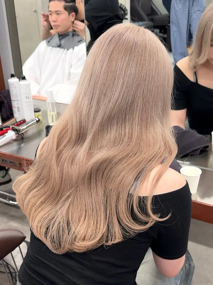 ロング カラー ベージュカラー ブリーチ ケアブリーチ 透明感カラー デザインカラー カット ヘアカラー トリートメント 似合わせカット/ ハイトーン/aoiのヘアスタイル