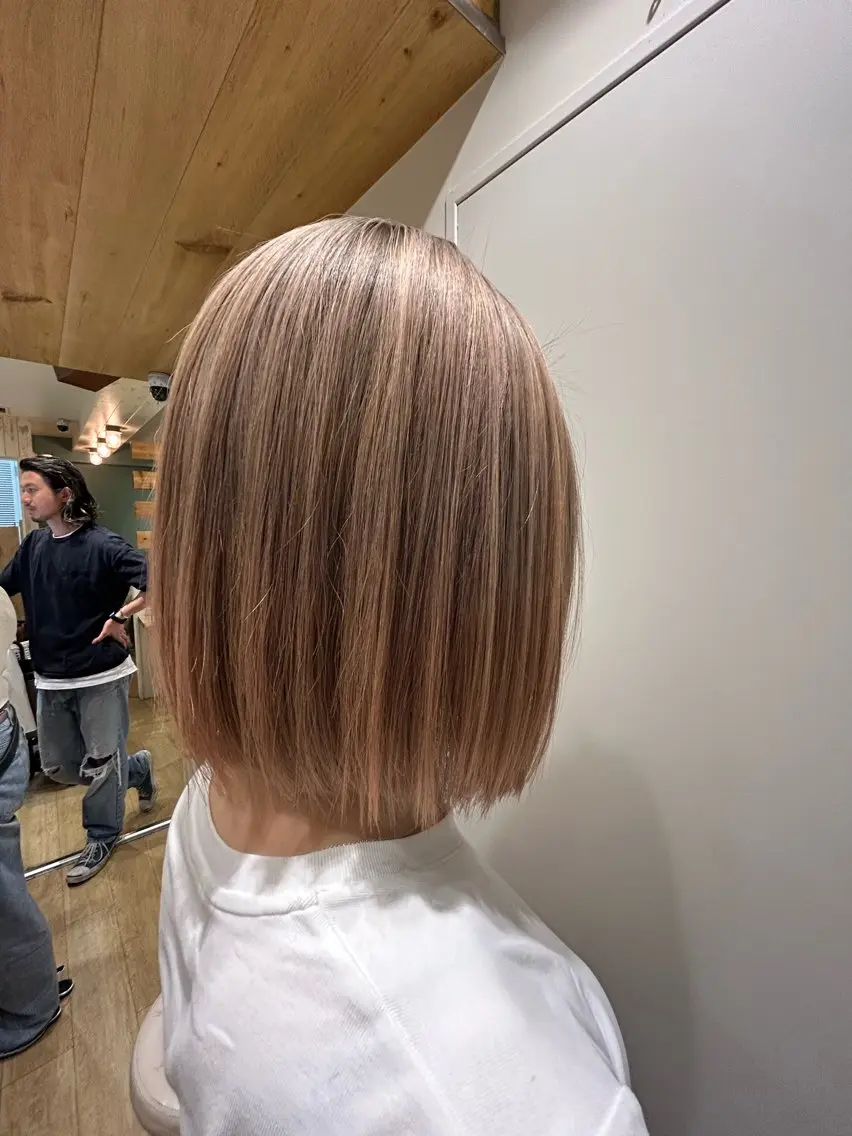 ショート カラー kawabe maikoのヘアスタイル