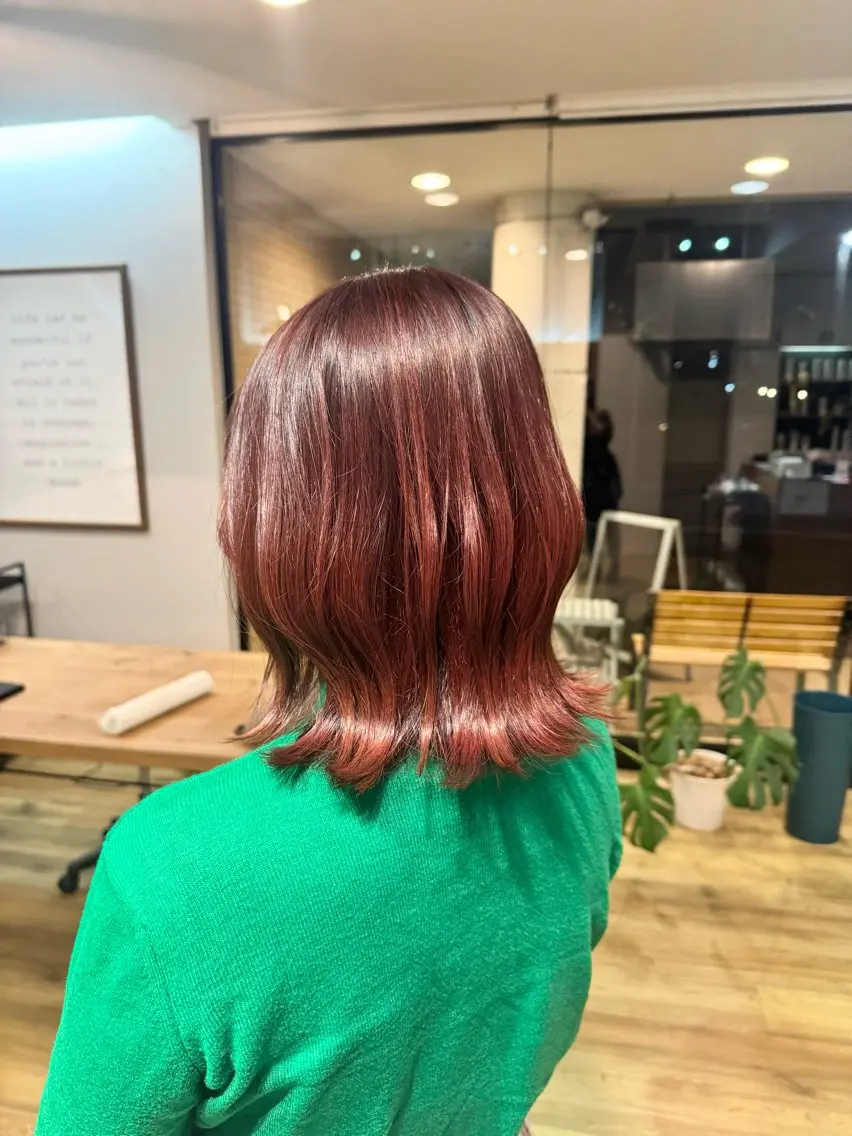 ミディアム カラー ピンクカラー ツキダテ ユイのヘアスタイル