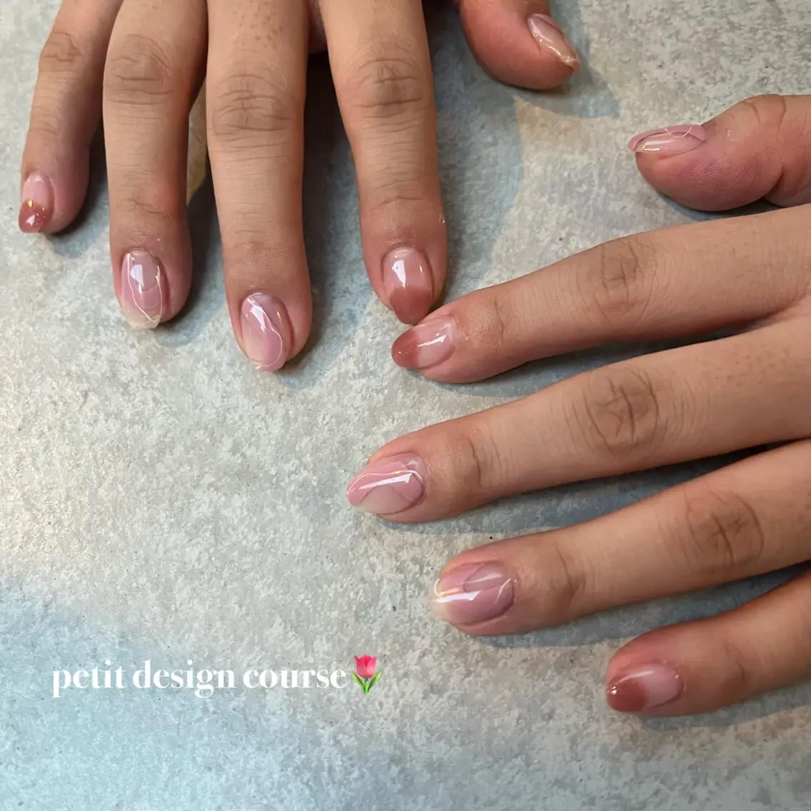 ネイル ニュアンスネイル 🤎Two ERI🤎のネイルデザイン