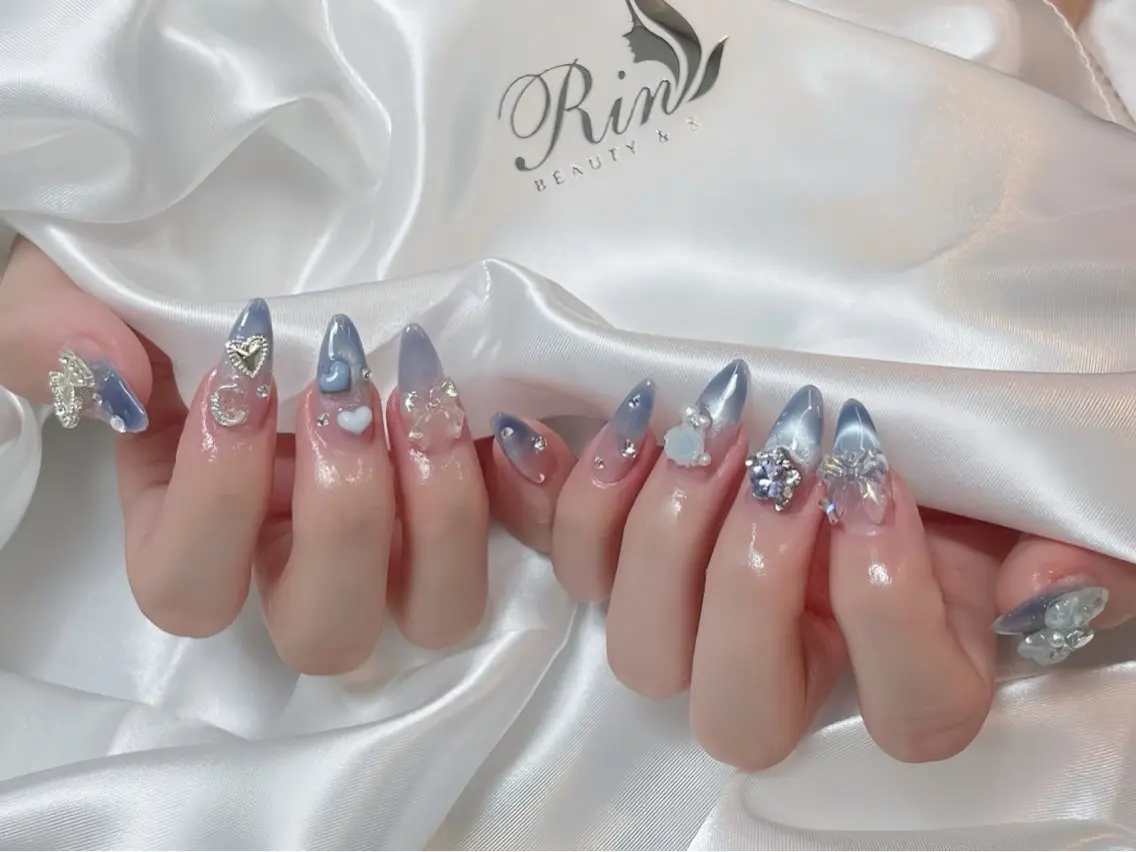 ネイル チークネイル フレンチネイル ガラスフレンチ グラデーション キラキラネイル ハンドネイル Rin Nail 新大久保店のネイルデザイン