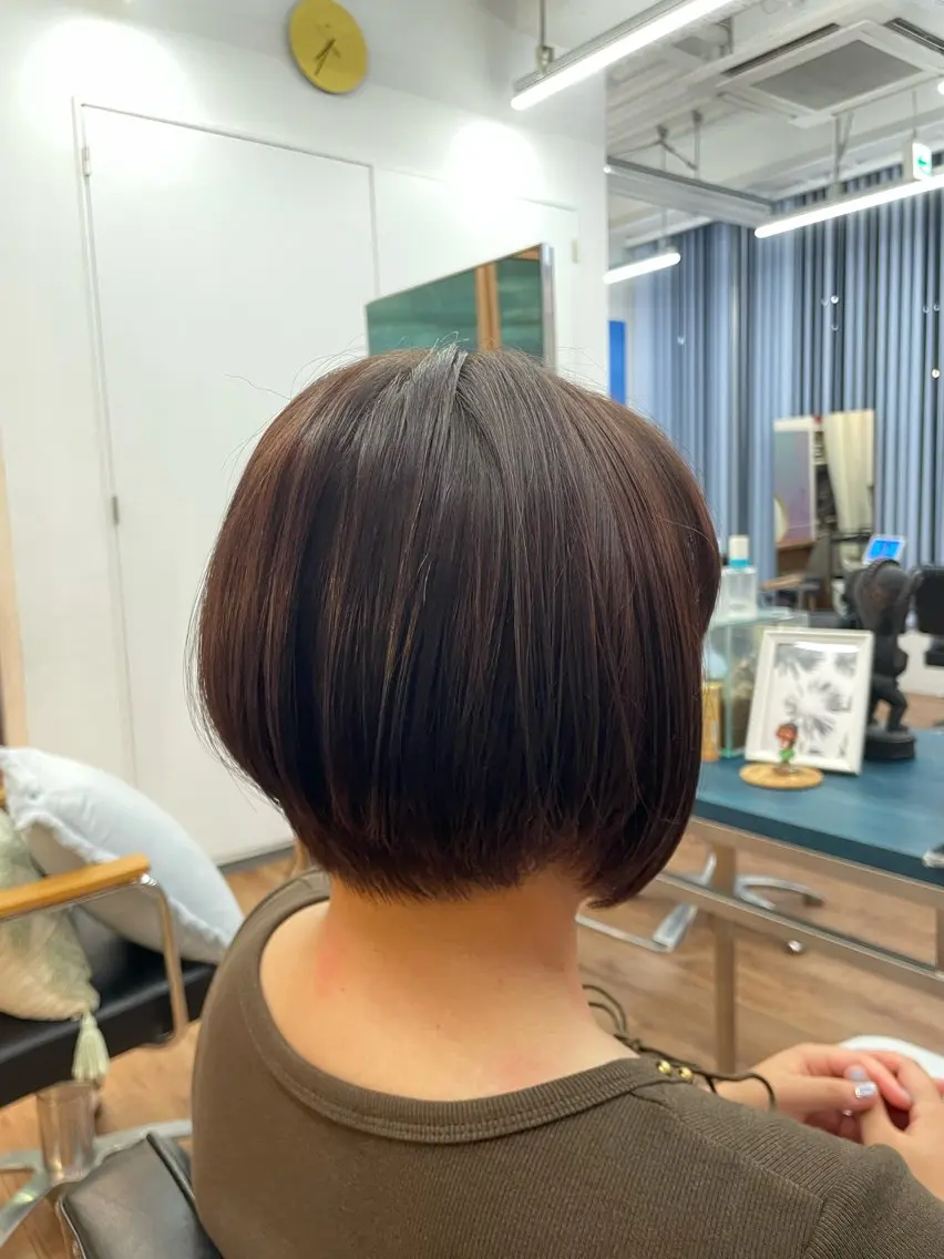 ショート カラー 中川 紗希のヘアスタイル
